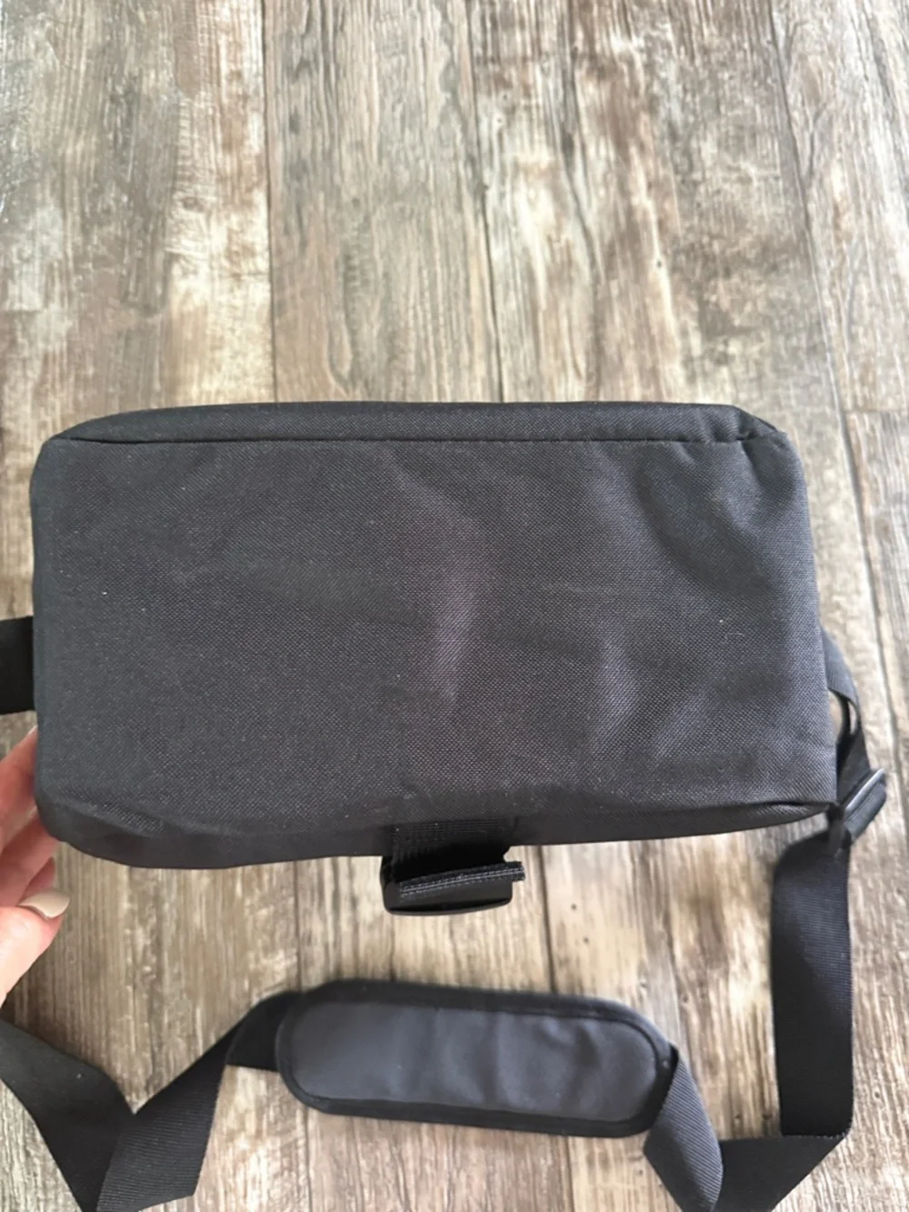 Canon EOS Shoulder Bag (Black) Camera 100ES